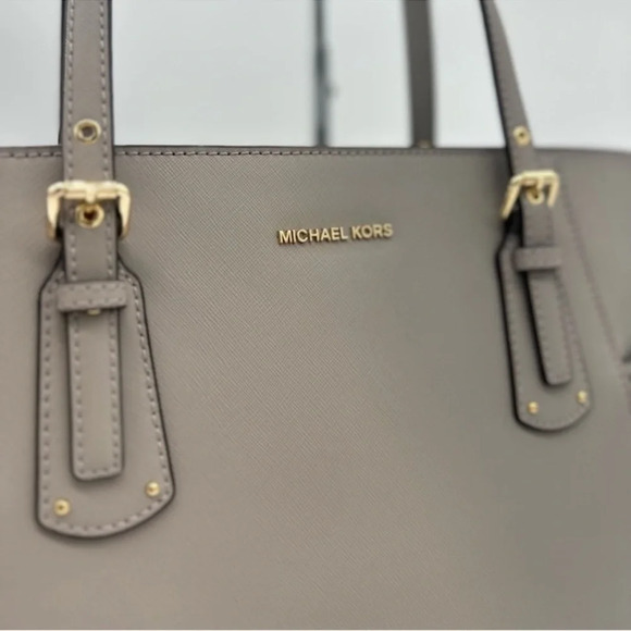 Michael Kors Voyager Tote Bag Pearl Grey - Picture 4 of 11